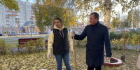 Сургутяне высадили очередные 200 деревьев и кустарников в разных районах города - ИА СИА-Пресс